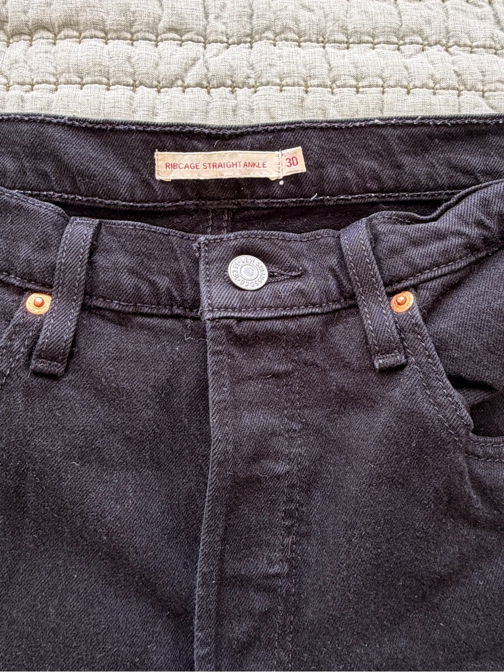 Levis Ribcage Cropped Straight Ankle - Picture 2 of 2